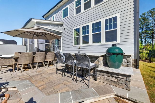 404 Honeyridge Lane, Holly Springs, NC 27540