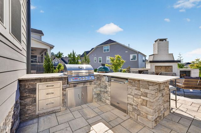 404 Honeyridge Lane, Holly Springs, NC 27540