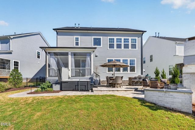 404 Honeyridge Lane, Holly Springs, NC 27540