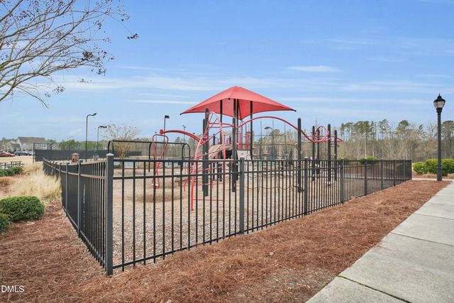 404 Honeyridge Lane, Holly Springs, NC 27540