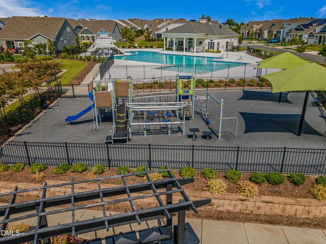 404 Honeyridge Lane, Holly Springs, NC 27540