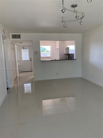 201 Berkley Road 204, Hollywood, FL 33024