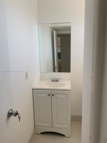 201 Berkley Road 204, Hollywood, FL 33024