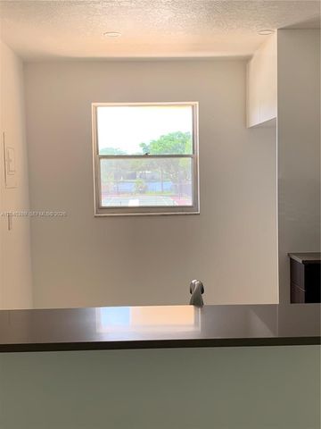 201 Berkley Road 204, Hollywood, FL 33024