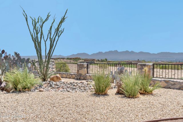 8185 Willow Bloom Circle, Las Cruces, NM 88007
