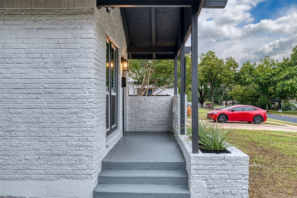 416 Myrtle Drive, Hurst, TX 76053 — photo 4