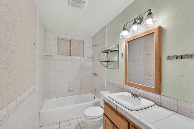 8570 Strong Ave, Orangevale, CA 95662