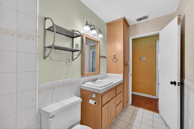 8570 Strong Ave, Orangevale, CA 95662