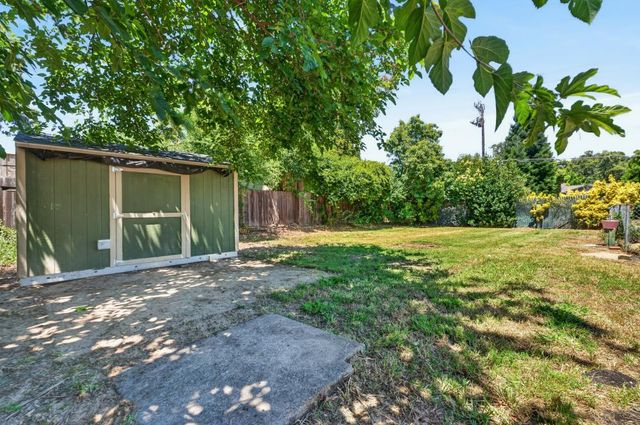 8570 Strong Ave, Orangevale, CA 95662