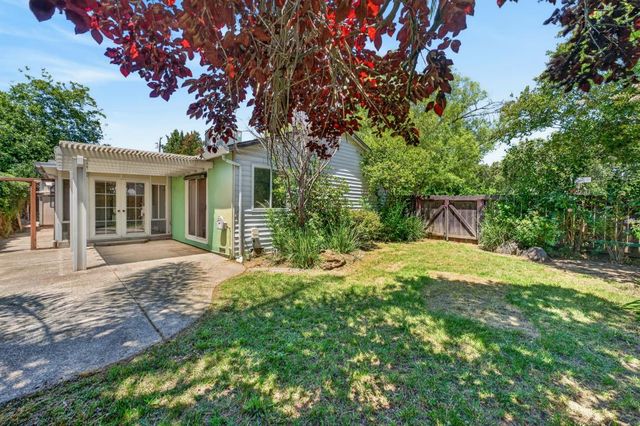 8570 Strong Ave, Orangevale, CA 95662