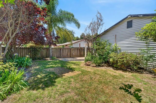 8570 Strong Ave, Orangevale, CA 95662