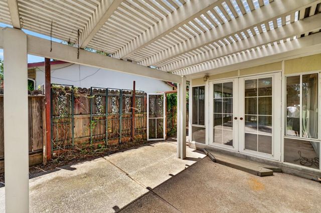 8570 Strong Ave, Orangevale, CA 95662