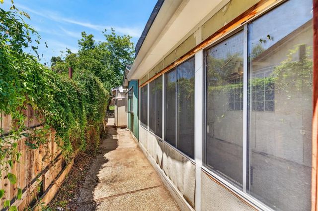 8570 Strong Ave, Orangevale, CA 95662