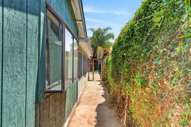 8570 Strong Ave, Orangevale, CA 95662