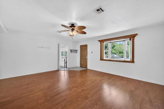 8570 Strong Ave, Orangevale, CA 95662