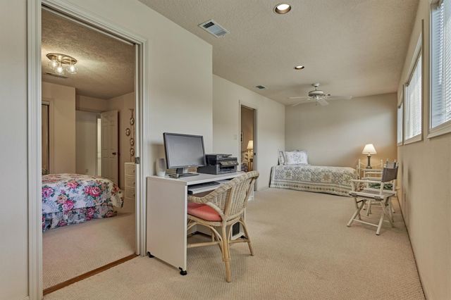 3126 Lazy Lake Lane, Montgomery, TX 77356