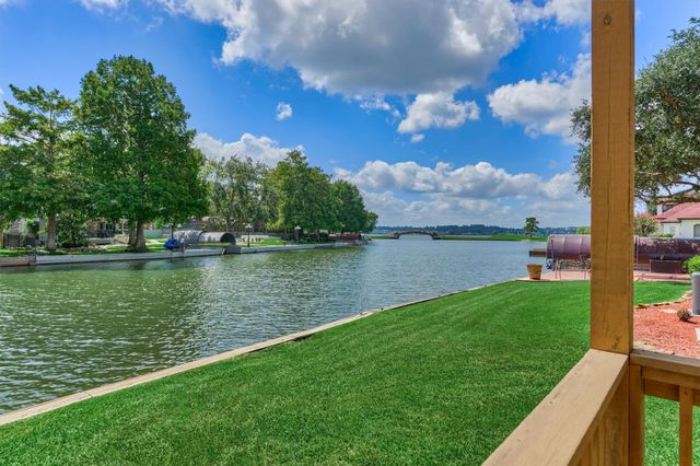 3126 Lazy Lake Lane, Montgomery, TX 77356