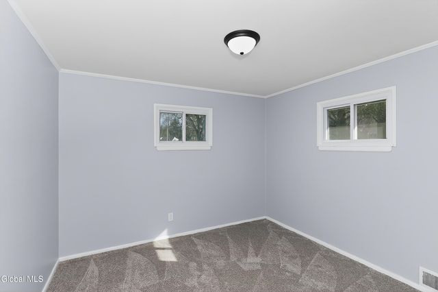2 Jeffrey Lane, Colonie, NY 12211