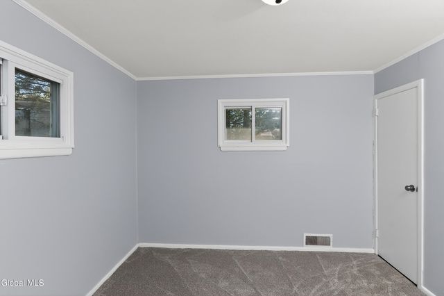 2 Jeffrey Lane, Colonie, NY 12211