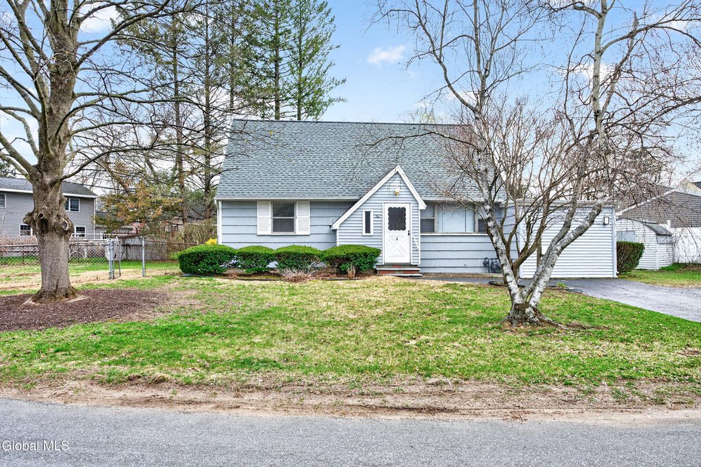 2 Jeffrey Lane, Colonie, NY 12211