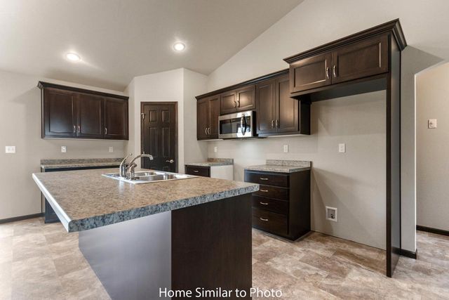 1696 BETTY JEAN LANE, Green Bay, WI 54313