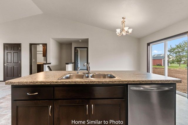 1696 BETTY JEAN LANE, Green Bay, WI 54313