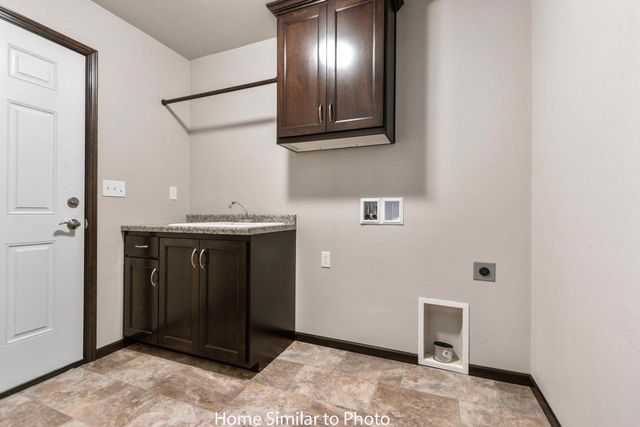 1696 BETTY JEAN LANE, Green Bay, WI 54313