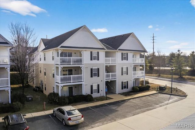 2490 Lampong Drive 300C, St Louis, MO 63125