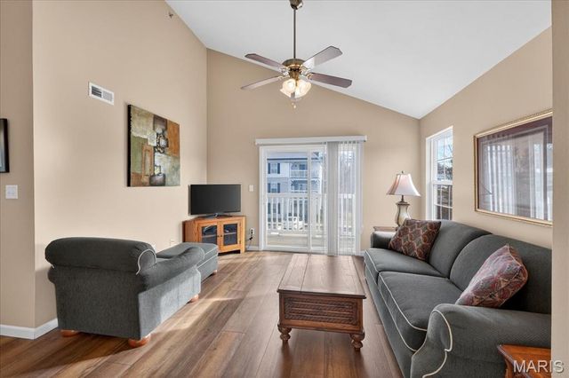 2490 Lampong Drive 300C, St Louis, MO 63125