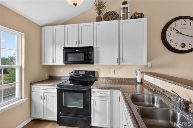 2490 Lampong Drive 300C, St Louis, MO 63125