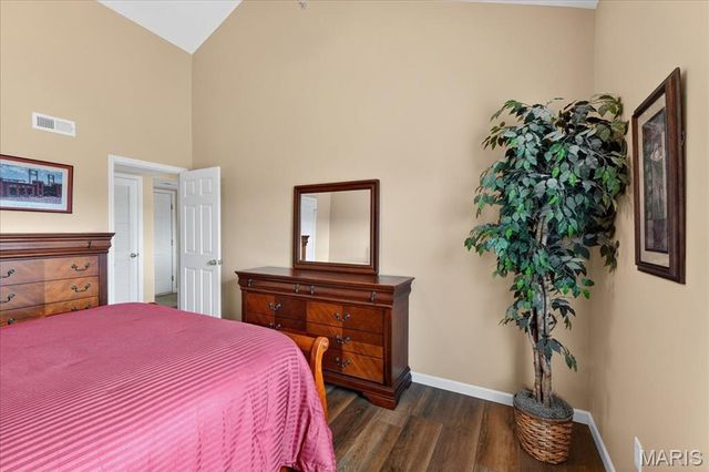 2490 Lampong Drive 300C, St Louis, MO 63125