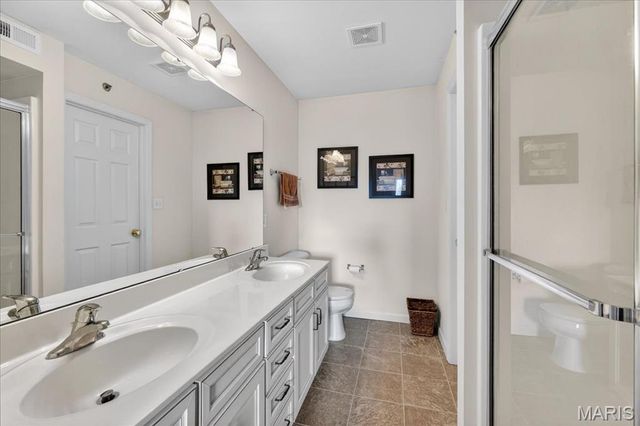 2490 Lampong Drive 300C, St Louis, MO 63125