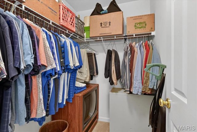 2490 Lampong Drive 300C, St Louis, MO 63125