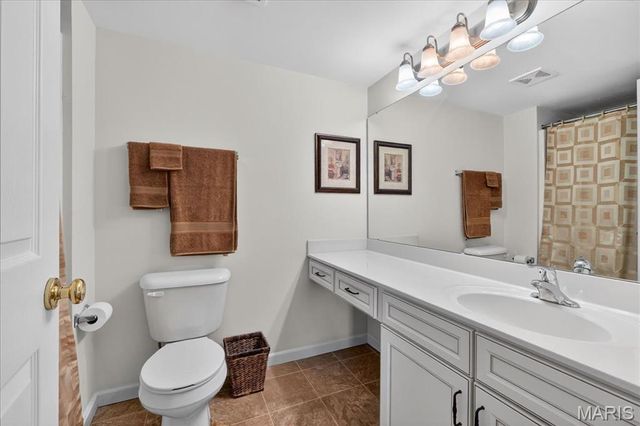 2490 Lampong Drive 300C, St Louis, MO 63125