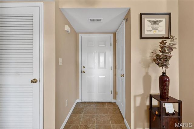 2490 Lampong Drive 300C, St Louis, MO 63125