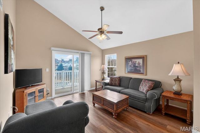 2490 Lampong Drive 300C, St Louis, MO 63125