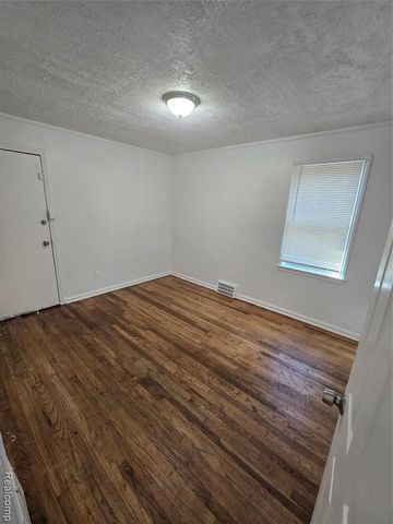 8842 Longacre Street, Detroit, MI 48228