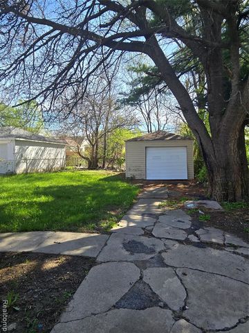 8842 Longacre Street, Detroit, MI 48228
