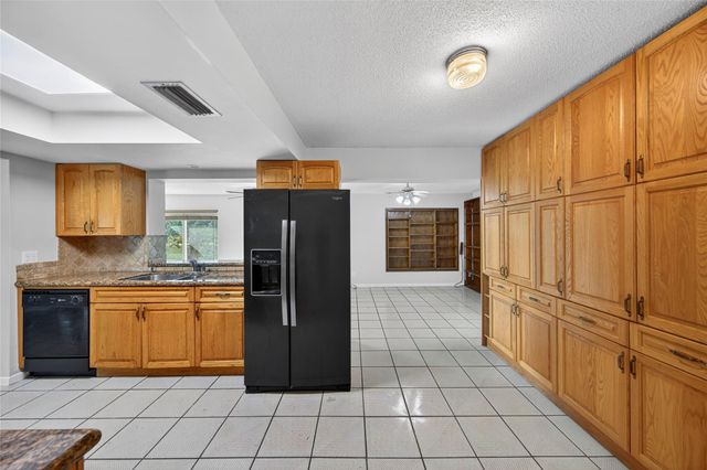 1460 NW 70th Ter, Margate, FL 33063