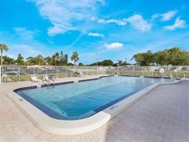 1460 NW 70th Ter, Margate, FL 33063