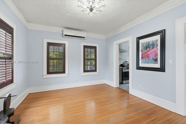 2533 SW 5th St, Miami, FL 33135