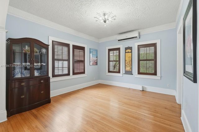 2533 SW 5th St, Miami, FL 33135