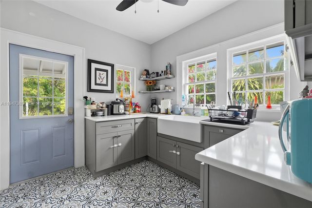 2533 SW 5th St, Miami, FL 33135