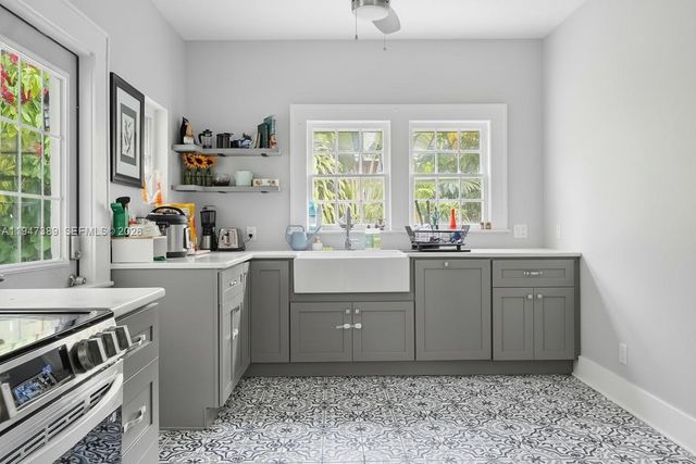 2533 SW 5th St, Miami, FL 33135