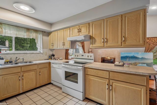 37266 Tamarack Drive, Sterling Heights, MI 48310