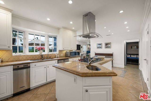 9023 Alto Cedro Drive, Beverly Hills, CA 90210