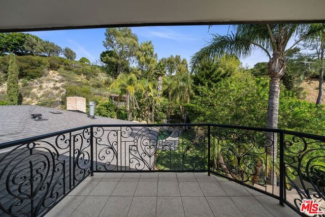 9023 Alto Cedro Drive, Beverly Hills, CA 90210