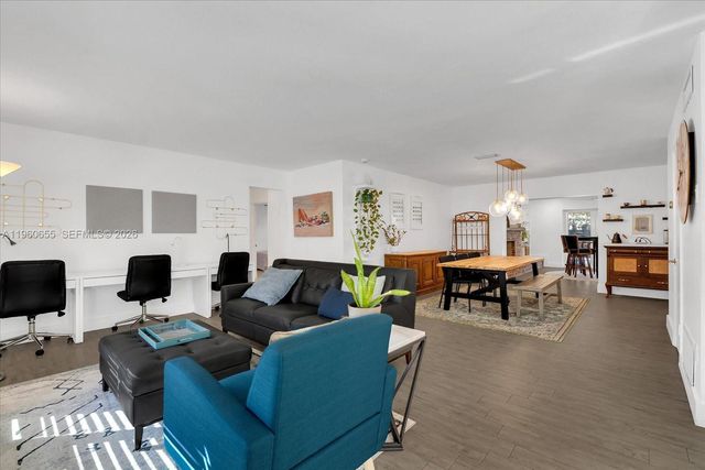 8100 SW 92nd Ct, Miami, FL 33173