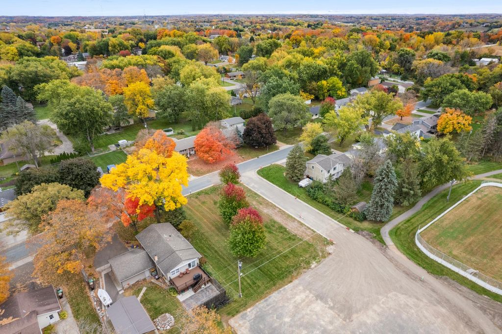 1507 Rainbow Avenue, Maple Plain, MN 55359 — exterior