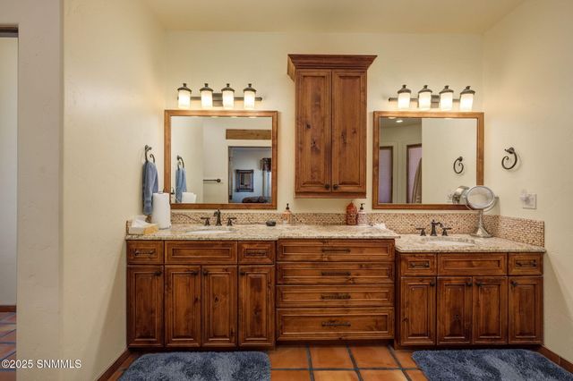 6145 Luna De Oro, Las Cruces, NM 88011